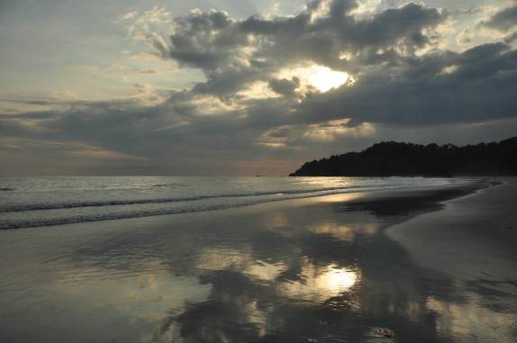 Lindo entardecer em Manuel Antonio, no litoral do Oceano Pacífico, na Costa Rica